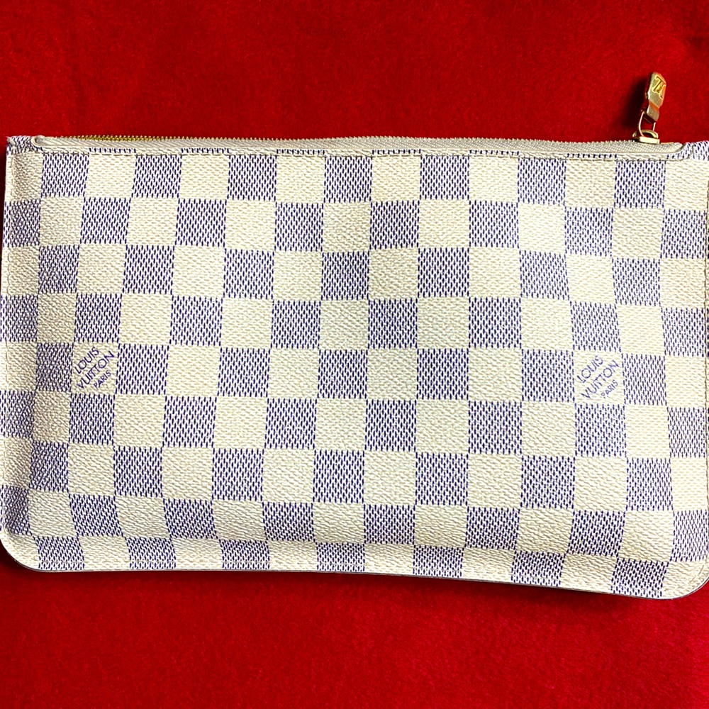 LOUIS VUITTON
Damier Azur Neverfull MM GM Pochette